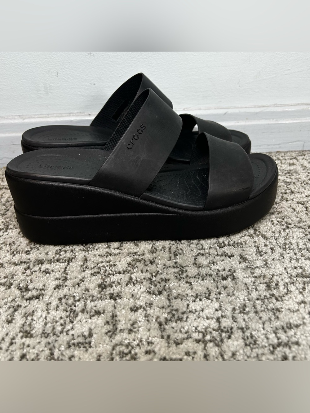 Crocs LiteRide Black Brooklyn Mid Wedge Sandals Size 9